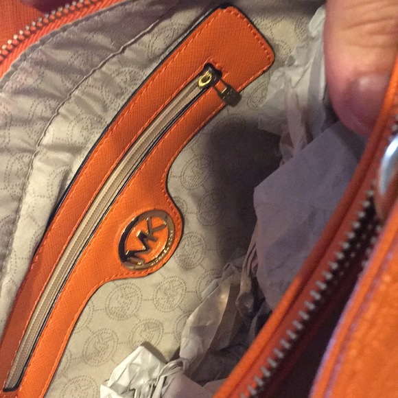 Michael Kors NWT Orange colot - Picture 7 of 8